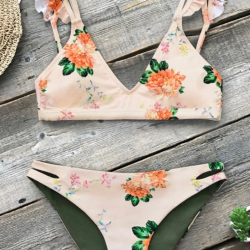 CUPSHE NWT bikini set size Large
